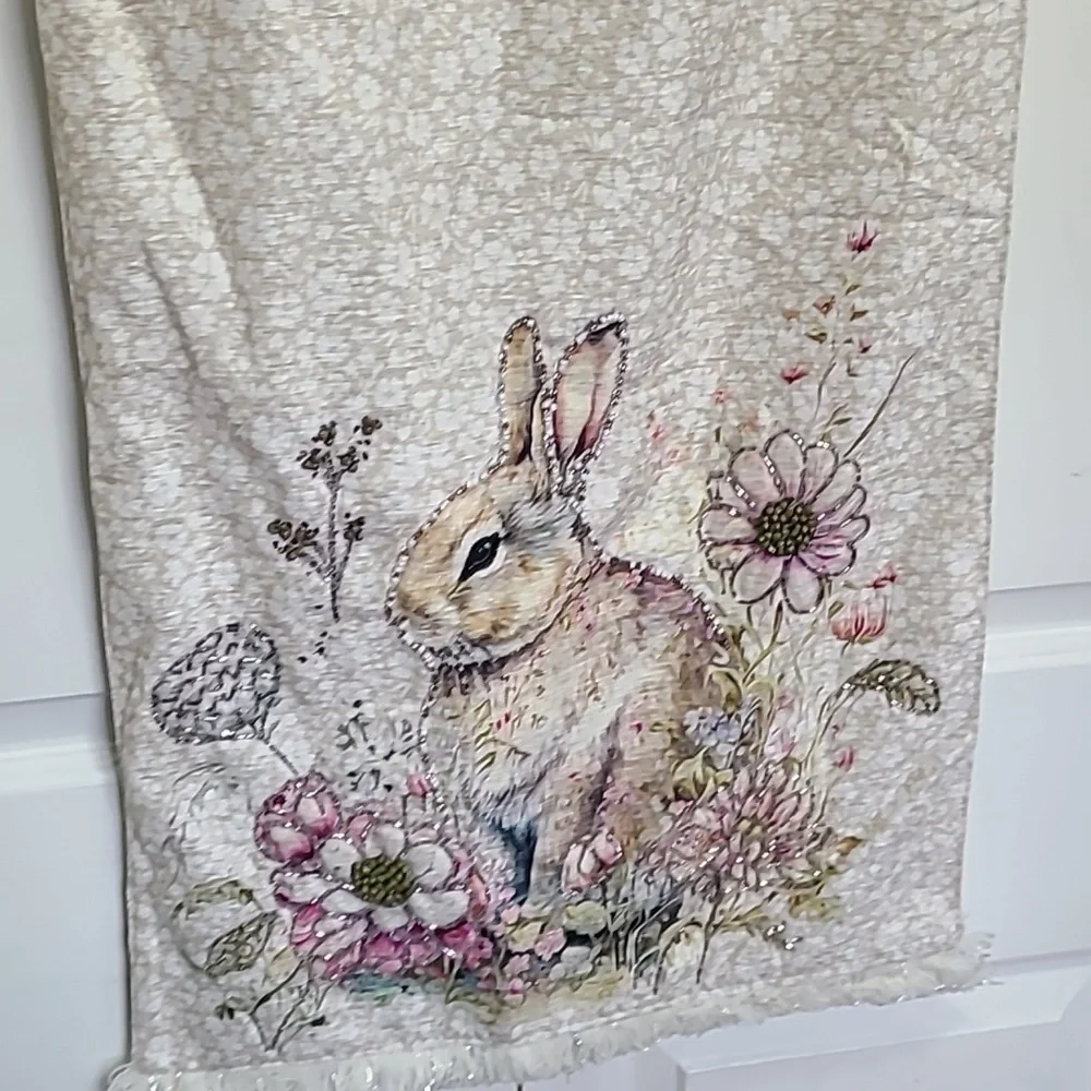 TAHARI TABLE RUNNER 16